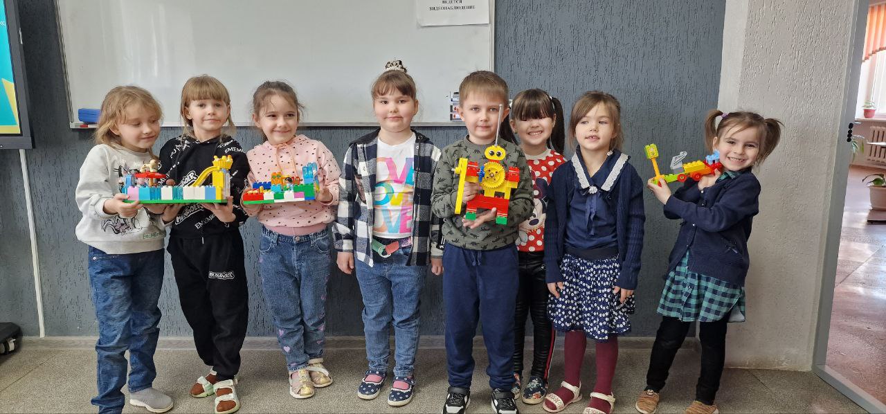 Воспитанники детского сада &amp;quot;Чебурашка&amp;quot; продолжают посещать центр дополнительного образования &amp;quot;Точка Роста&amp;quot;.
