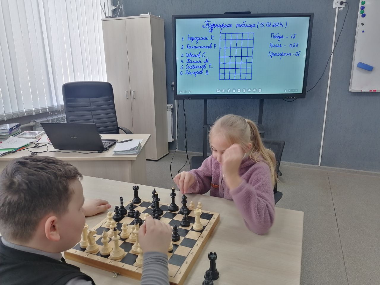 В &amp;quot;Шахматном королевстве&amp;quot; продолжаются турнирные бои..