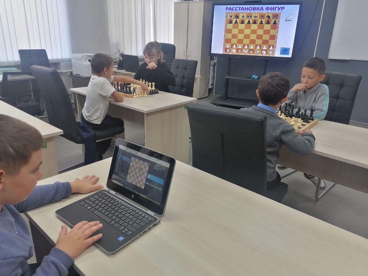 Продолжает свою работу кружок &amp;quot;Шахматное королевство&amp;quot;.